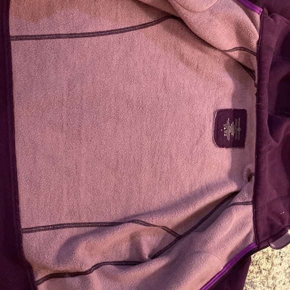 Lululemon athletica - Picture 5 of 7